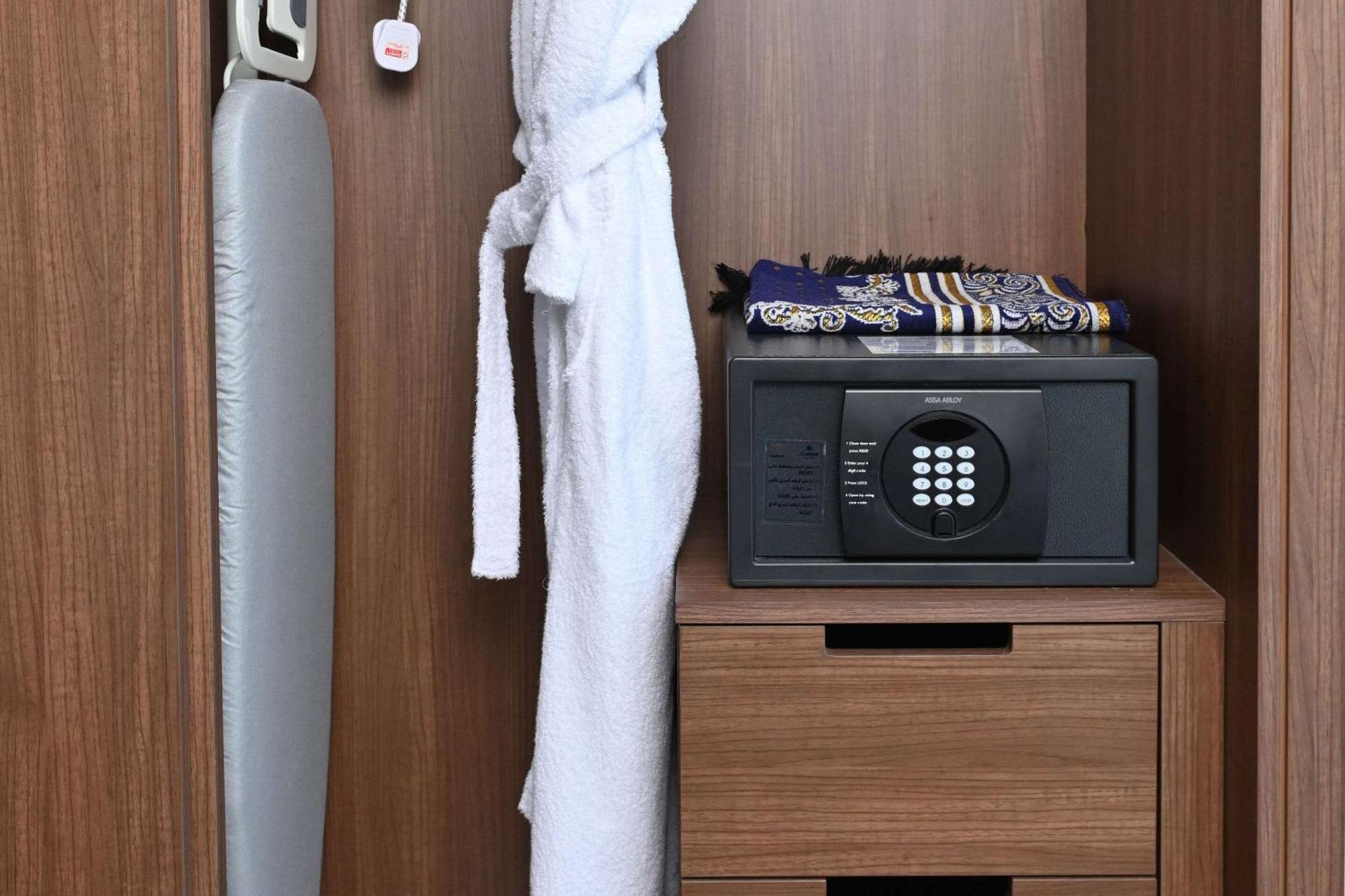 Comfort Hotel Jeddah King Road Екстер'єр фото