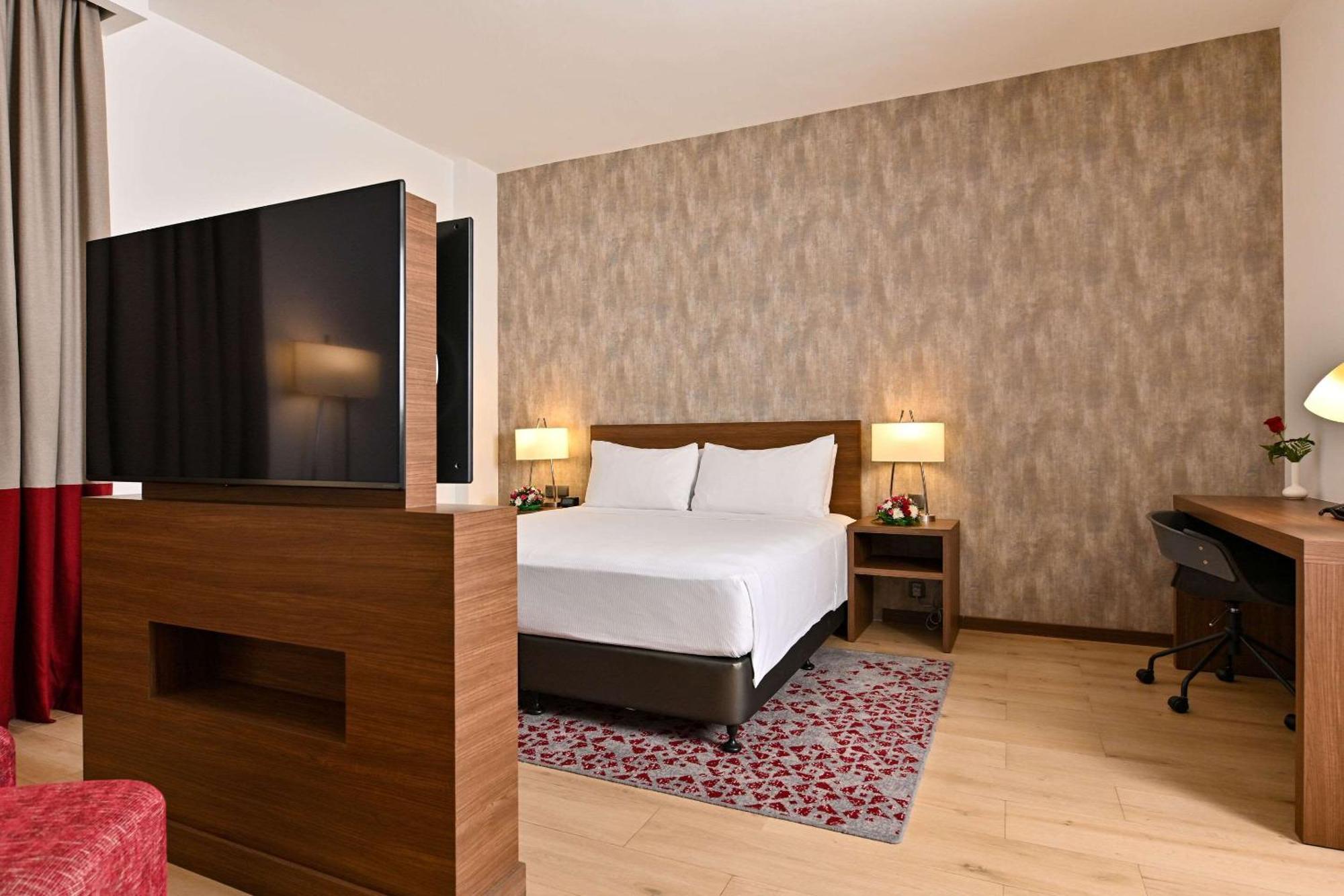 Comfort Hotel Jeddah King Road Екстер'єр фото