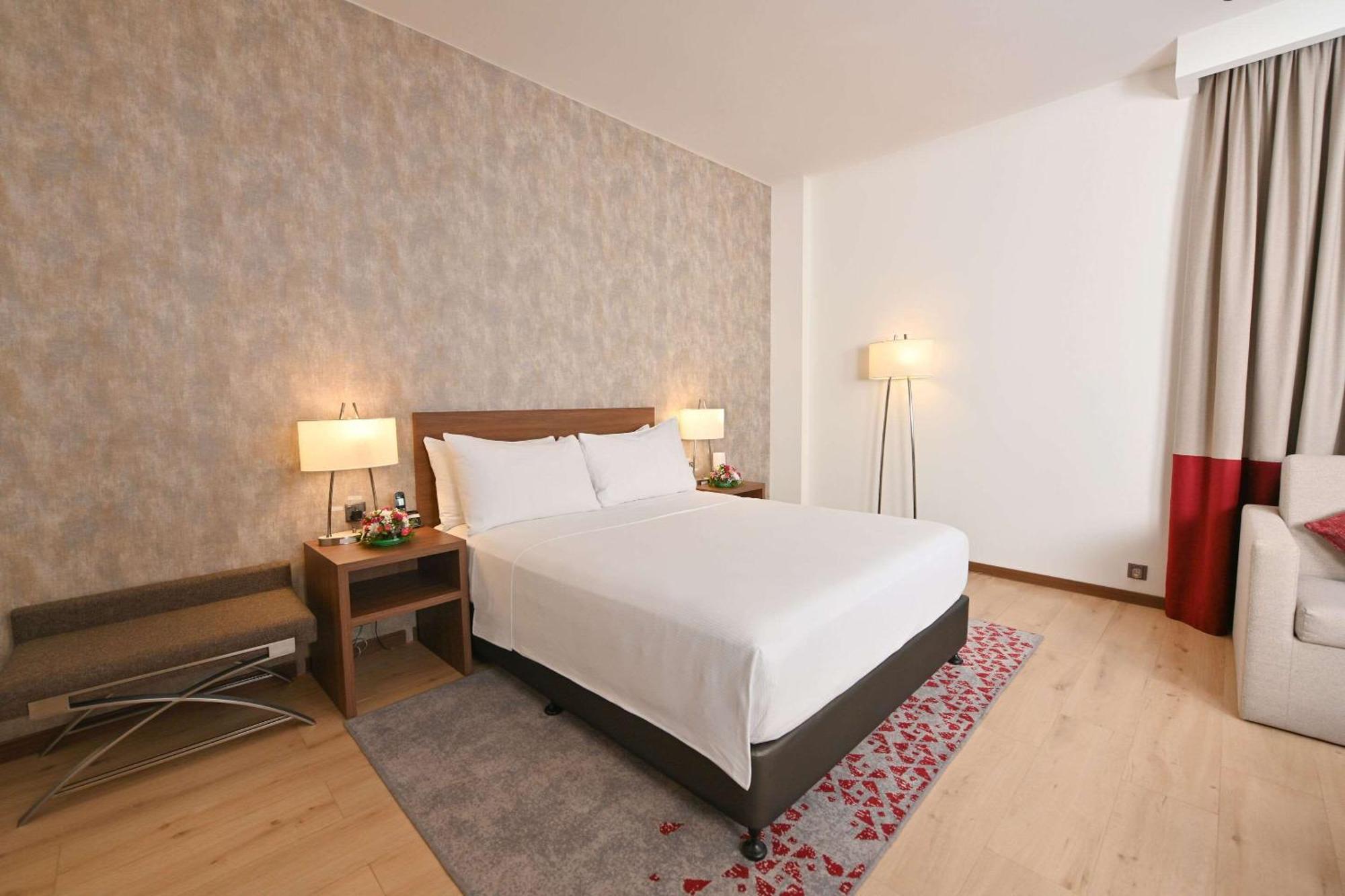 Comfort Hotel Jeddah King Road Екстер'єр фото