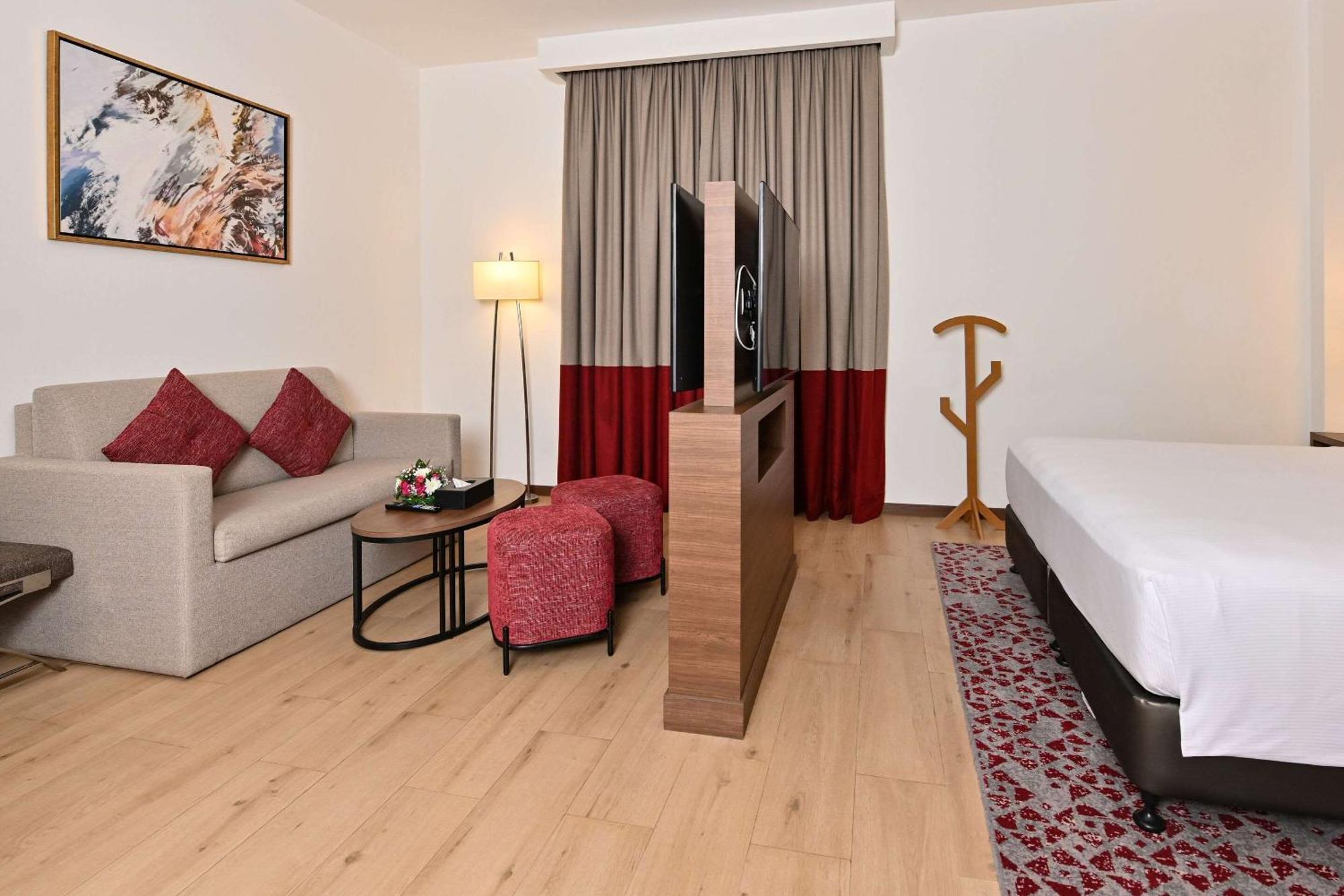 Comfort Hotel Jeddah King Road Екстер'єр фото